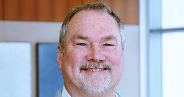 Dan Phillips Headshot2