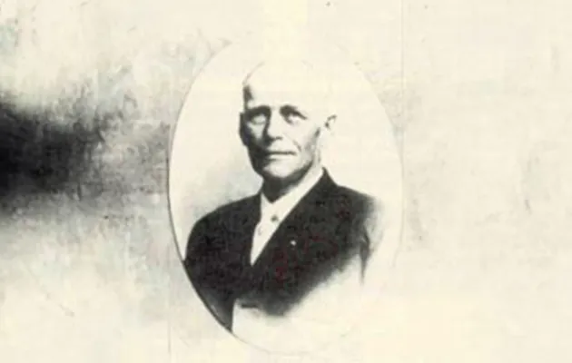 1900